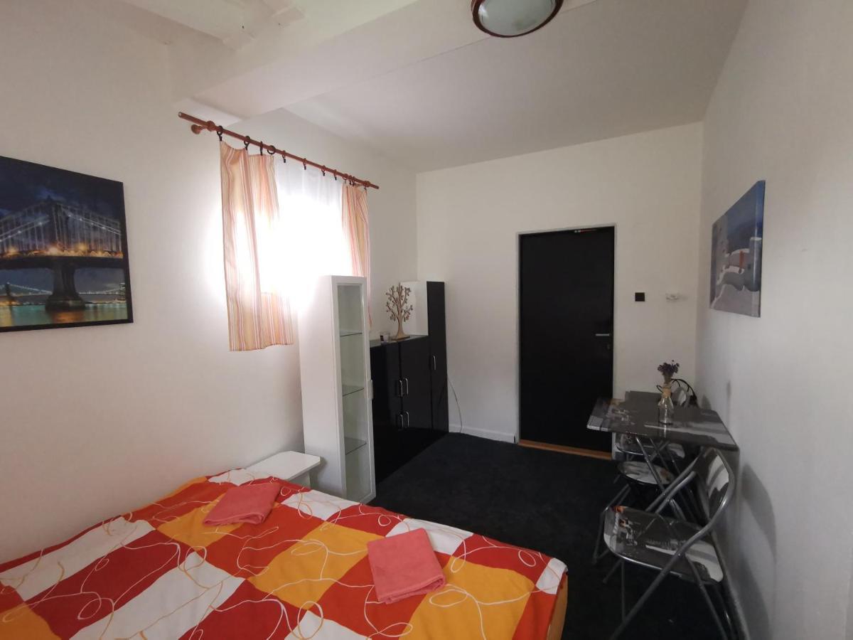 Penzion Tomy Na Plazi Hotel Frymburk Ngoại thất bức ảnh